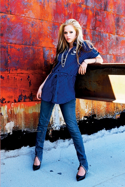 AVRIL LAVIGNE FOR HER ABBEY DAWN CLOTHING LINE 2010 Posted on January 27 